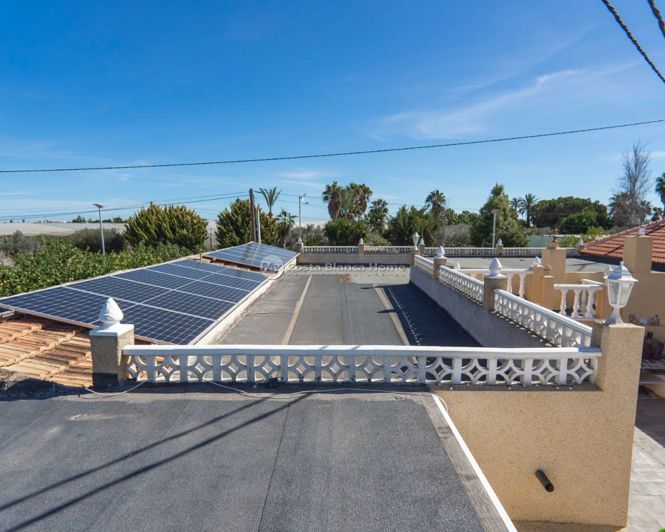 Image No.40-6 Bed Country House for sale