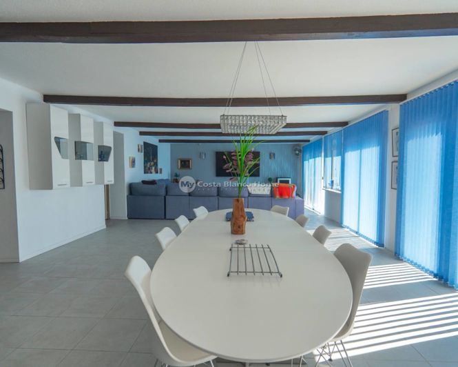 Image No.6-6 Bed Country House for sale