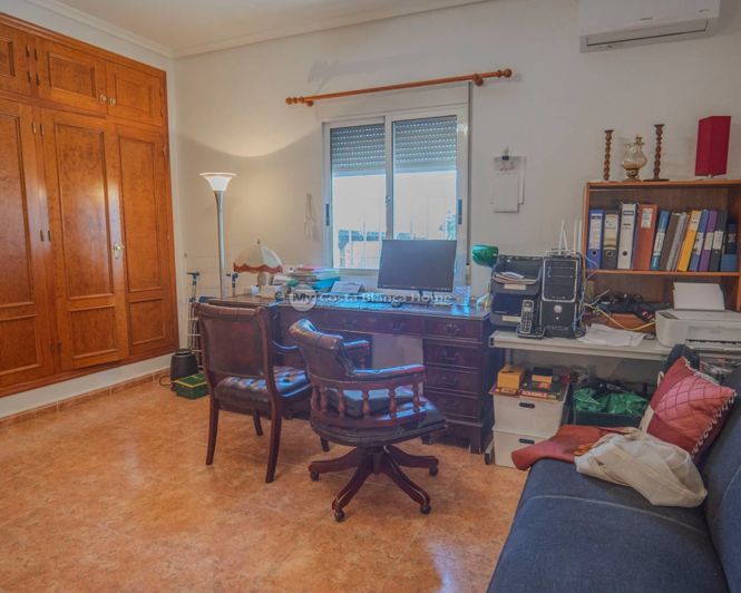 Image No.21-3 Bed Country House for sale