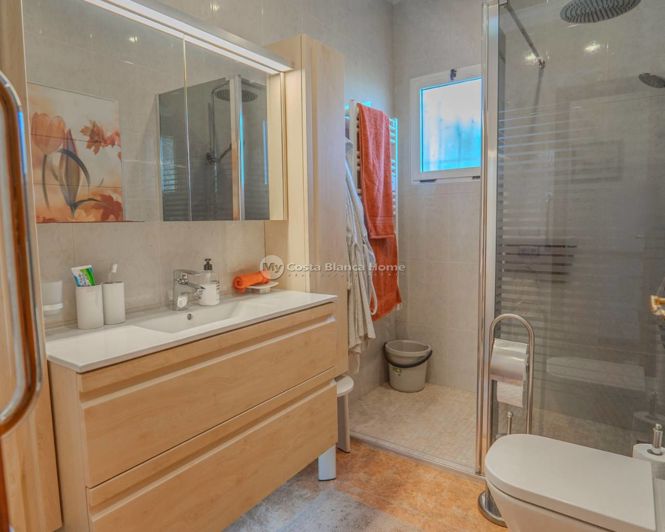 Image No.23-3 Bed Country House for sale