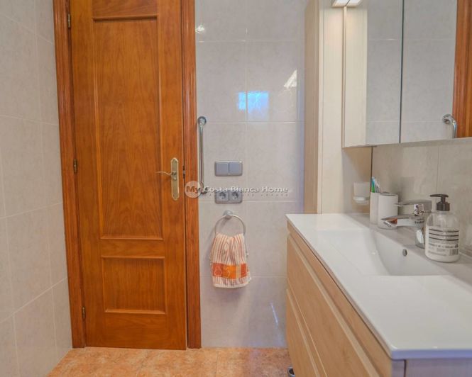 Image No.25-3 Bed Country House for sale