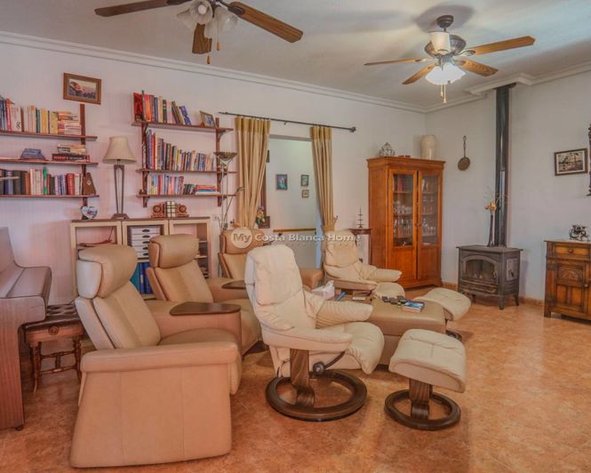 Image No.9-3 Bed Country House for sale