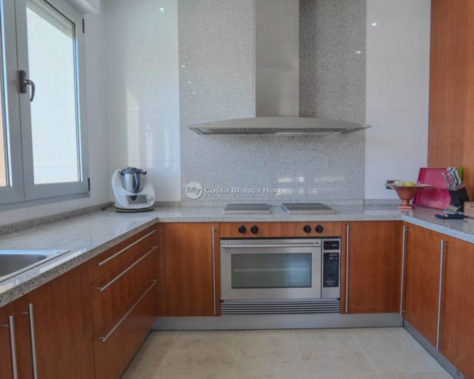 Image No.26-5 Bed Apartment for sale