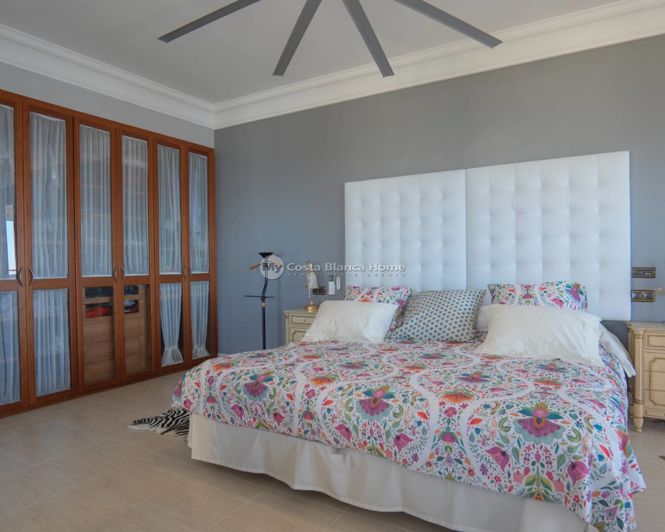 Image No.28-5 Bed Apartment for sale