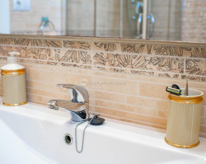 Image No.26-5 Bed Villa for sale