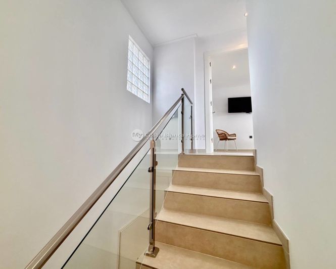 Image No.19-2 Bed Villa for sale