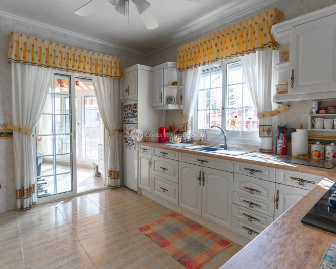 Image No.12-5 Bed Villa for sale