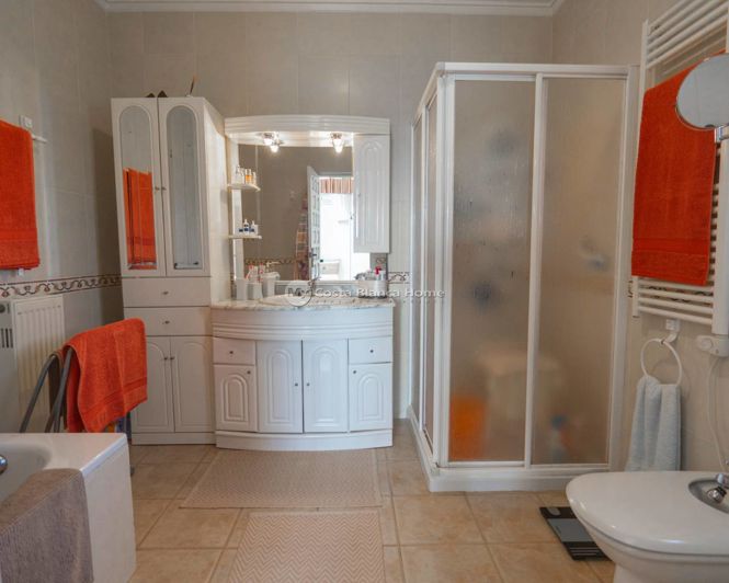 Image No.18-5 Bed Villa for sale