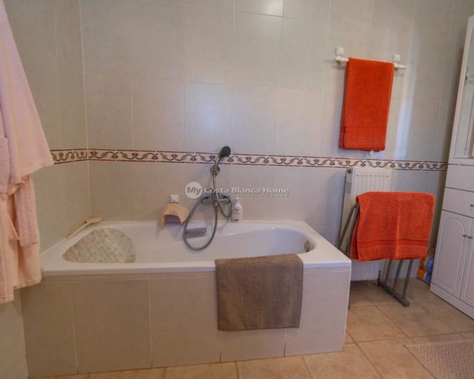 Image No.19-5 Bed Villa for sale