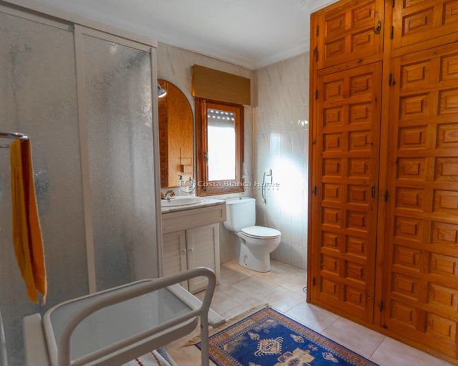 Image No.45-5 Bed Villa for sale