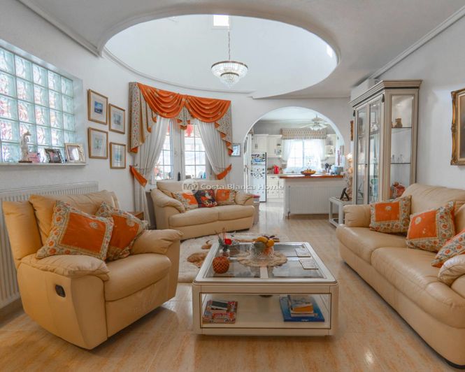 Image No.8-5 Bed Villa for sale