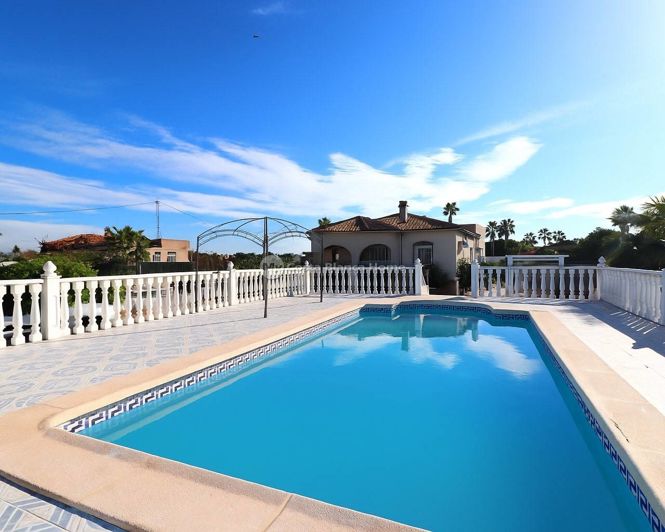 Image No.1-3 Bed Country House for sale