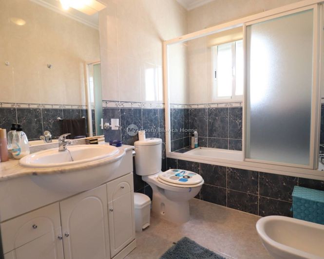 Image No.10-3 Bed Country House for sale