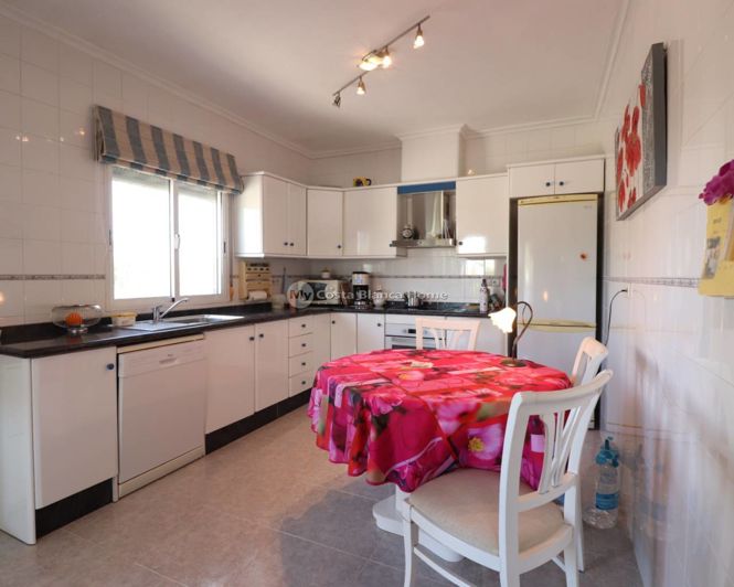 Image No.16-3 Bed Country House for sale