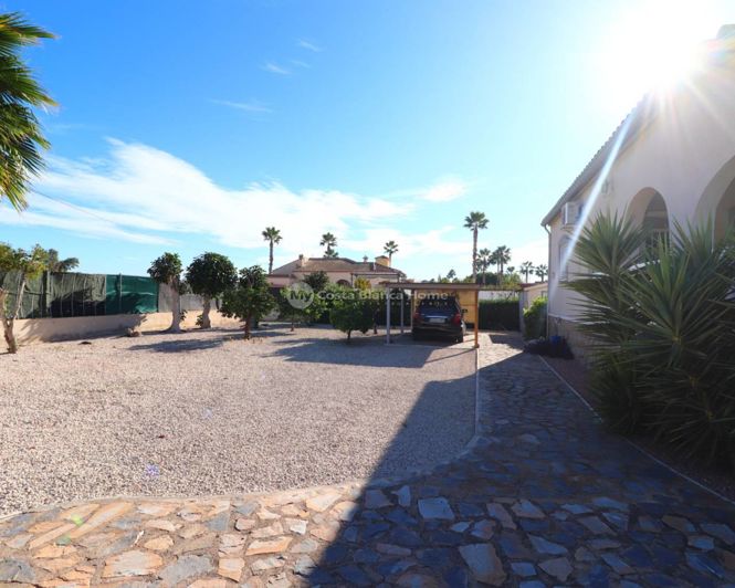 Image No.22-3 Bed Country House for sale