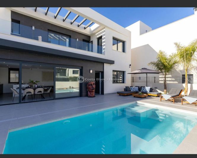 Image No.1-3 Bed Villa for sale