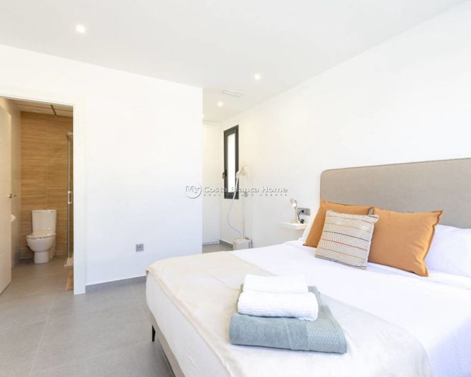 Image No.21-3 Bed Villa for sale