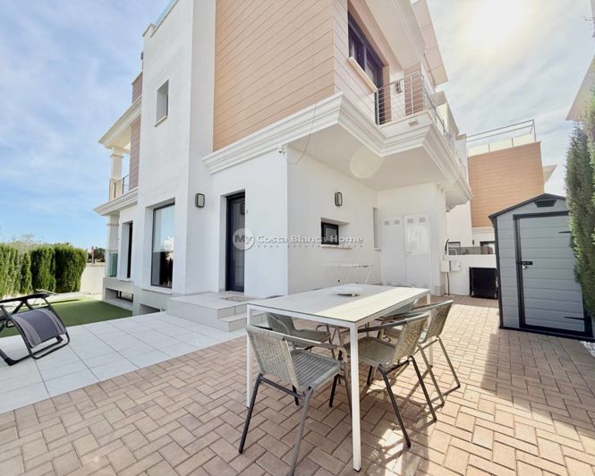 Image No.10-3 Bed Townhouse for sale