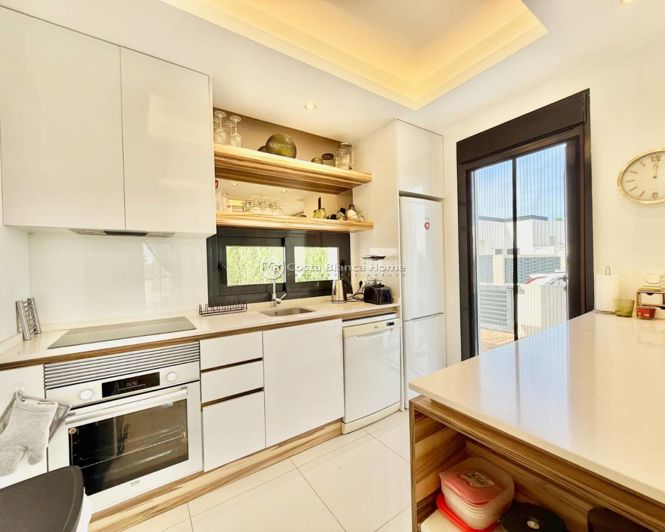 Image No.18-3 Bed Townhouse for sale