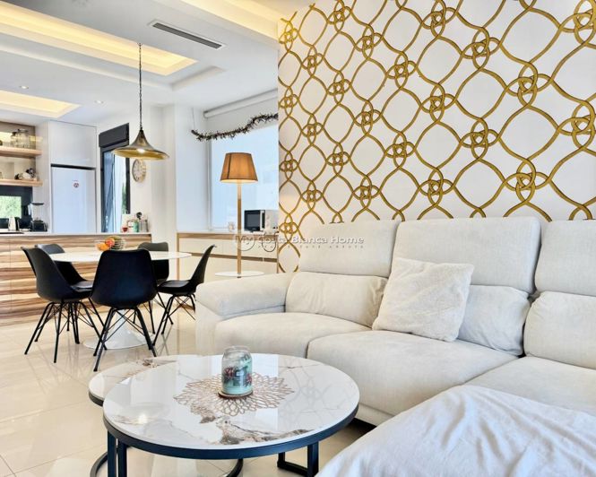 Image No.19-3 Bed Townhouse for sale