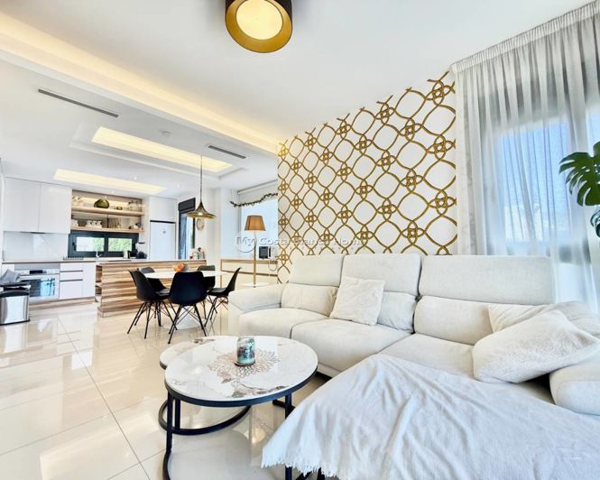 Image No.20-3 Bed Townhouse for sale