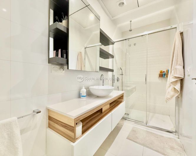 Image No.24-3 Bed Townhouse for sale