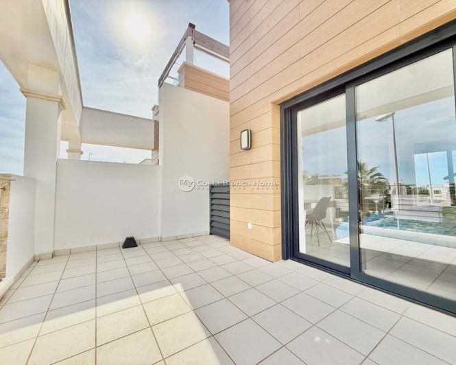 Image No.36-3 Bed Townhouse for sale