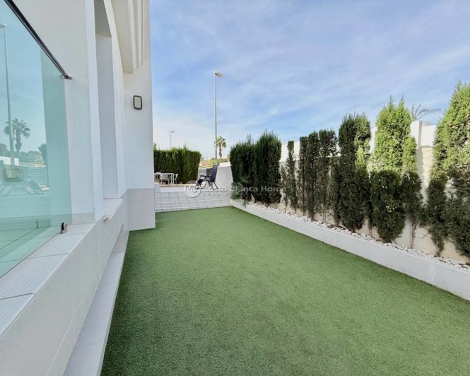 Image No.47-3 Bed Townhouse for sale