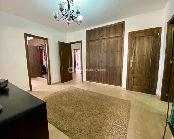 Image No.35-3 Bed Villa for sale