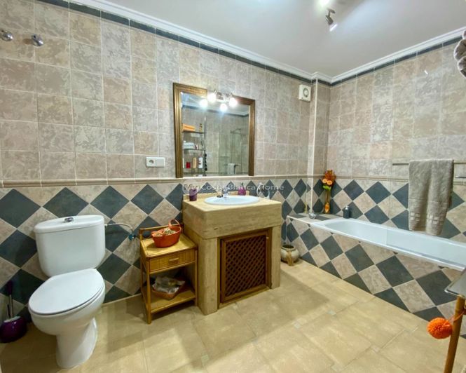 Image No.37-3 Bed Villa for sale