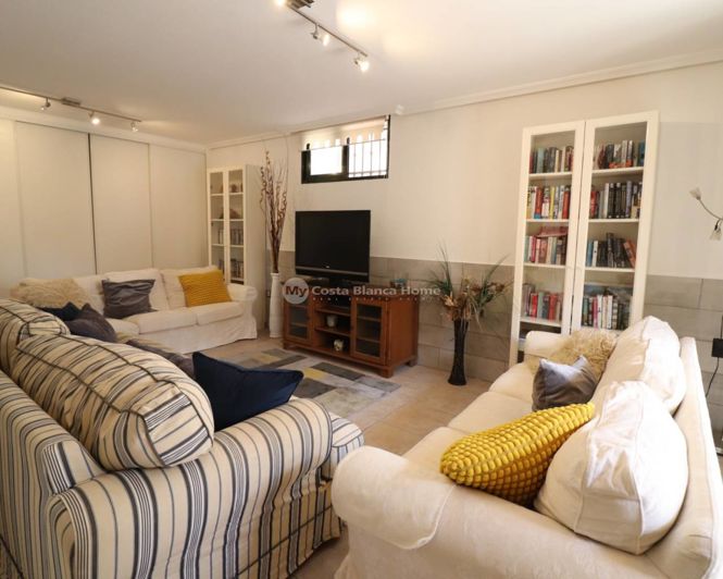 Image No.14-5 Bed Villa for sale