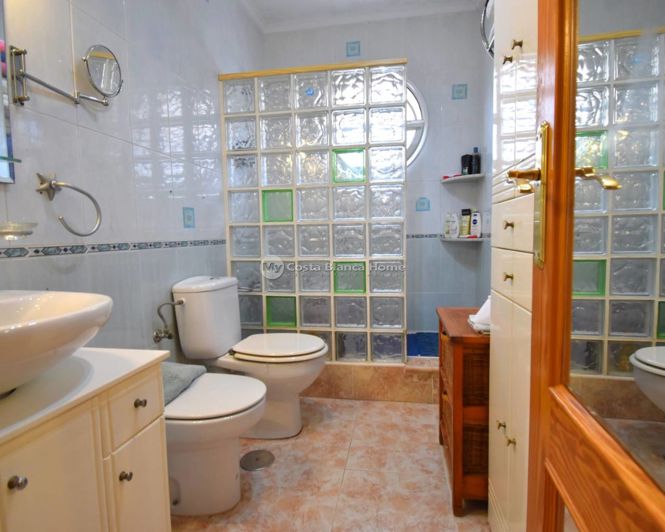 Image No.13-2 Bed Property for sale