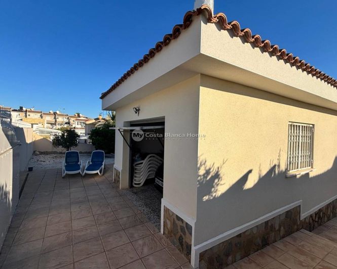 Image No.11-5 Bed Property for sale