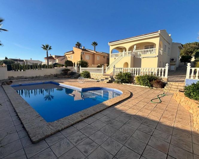 Image No.18-5 Bed Property for sale