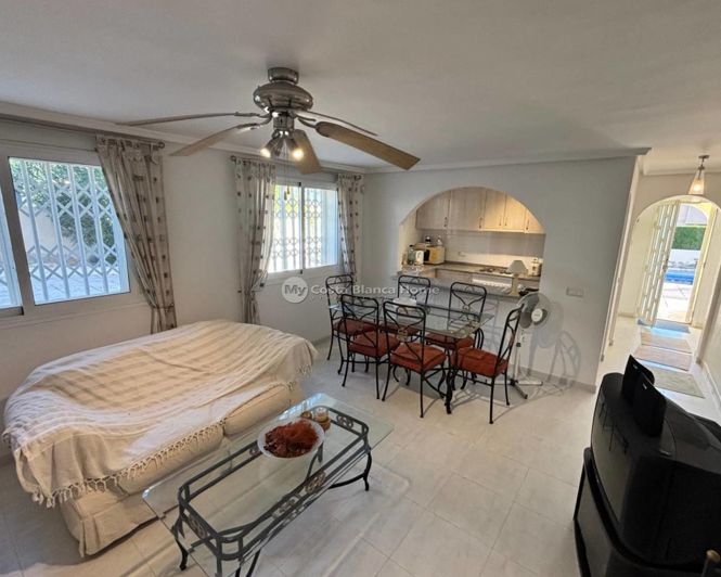 Image No.25-5 Bed Property for sale