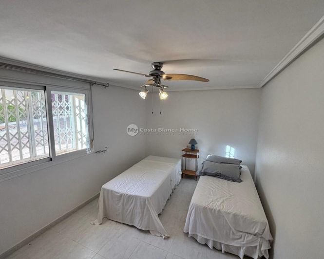 Image No.28-5 Bed Property for sale