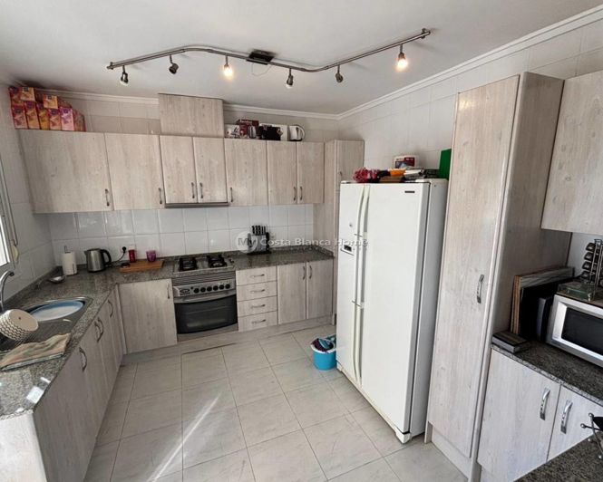 Image No.3-5 Bed Property for sale