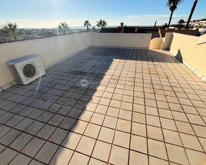 Image No.30-5 Bed Property for sale