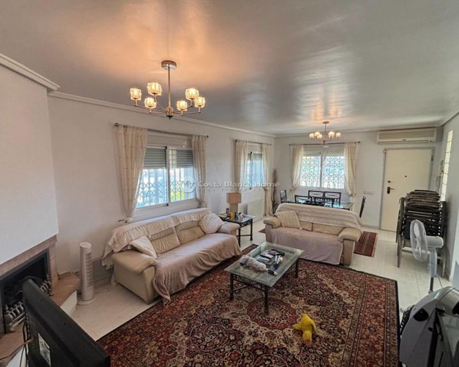 Image No.5-5 Bed Property for sale