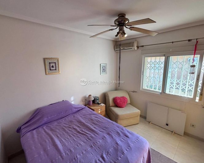 Image No.8-5 Bed Property for sale