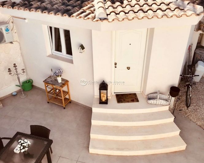 Image No.16-6 Bed Property for sale