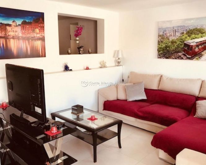 Image No.20-6 Bed Property for sale