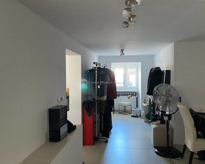 Image No.21-6 Bed Property for sale