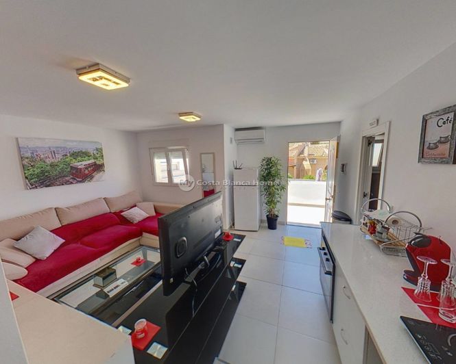 Image No.26-6 Bed Property for sale