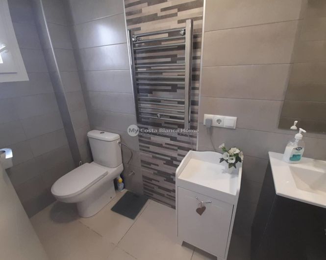 Image No.35-6 Bed Property for sale