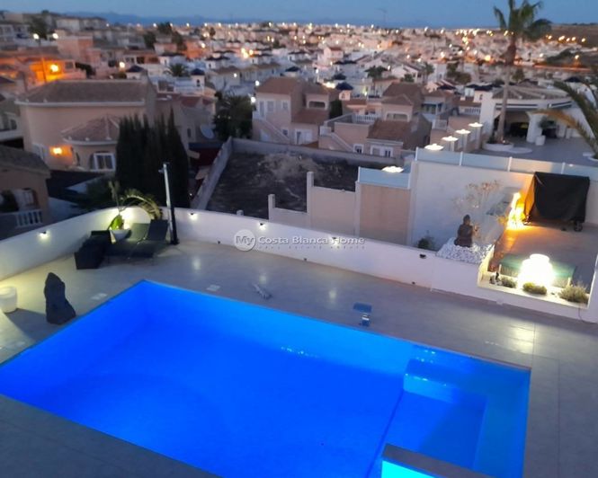 Image No.49-6 Bed Property for sale