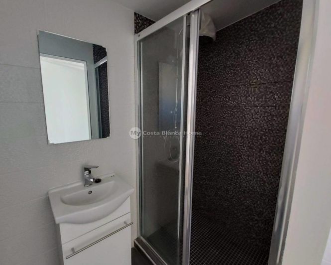 Image No.6-6 Bed Property for sale