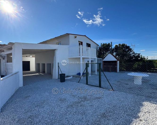 Image No.20-8 Bed Country House for sale