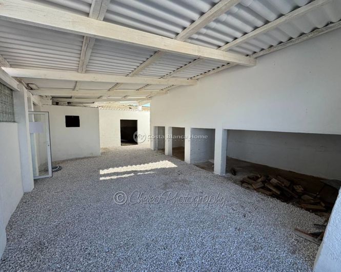 Image No.21-8 Bed Country House for sale