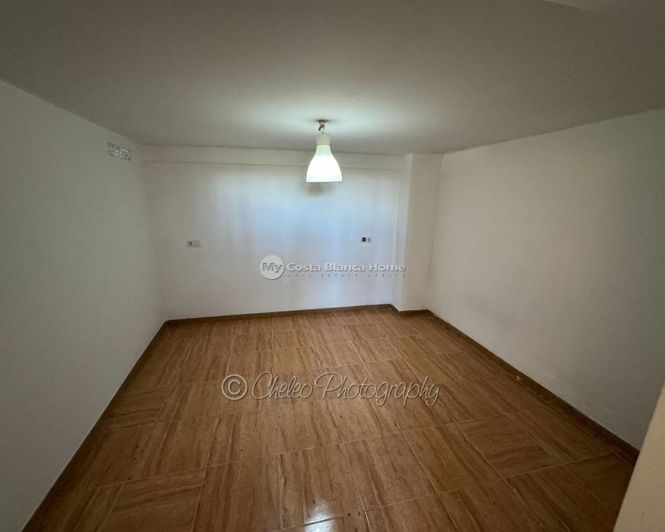 Image No.30-8 Bed Country House for sale